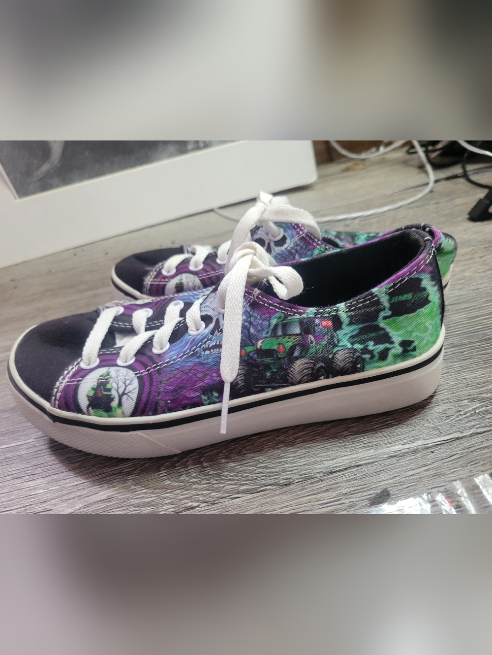Monster Jam Colorful Graphic Canvas Sneakers - Purple & Green Youth Size 1 - Picture 3 of 6